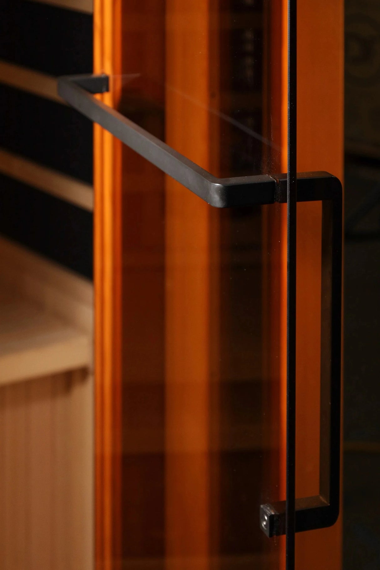 Reserve Edition GDI-8010-03 Full Spectrum with Himalayan Salt Bar Golden Designs Inc